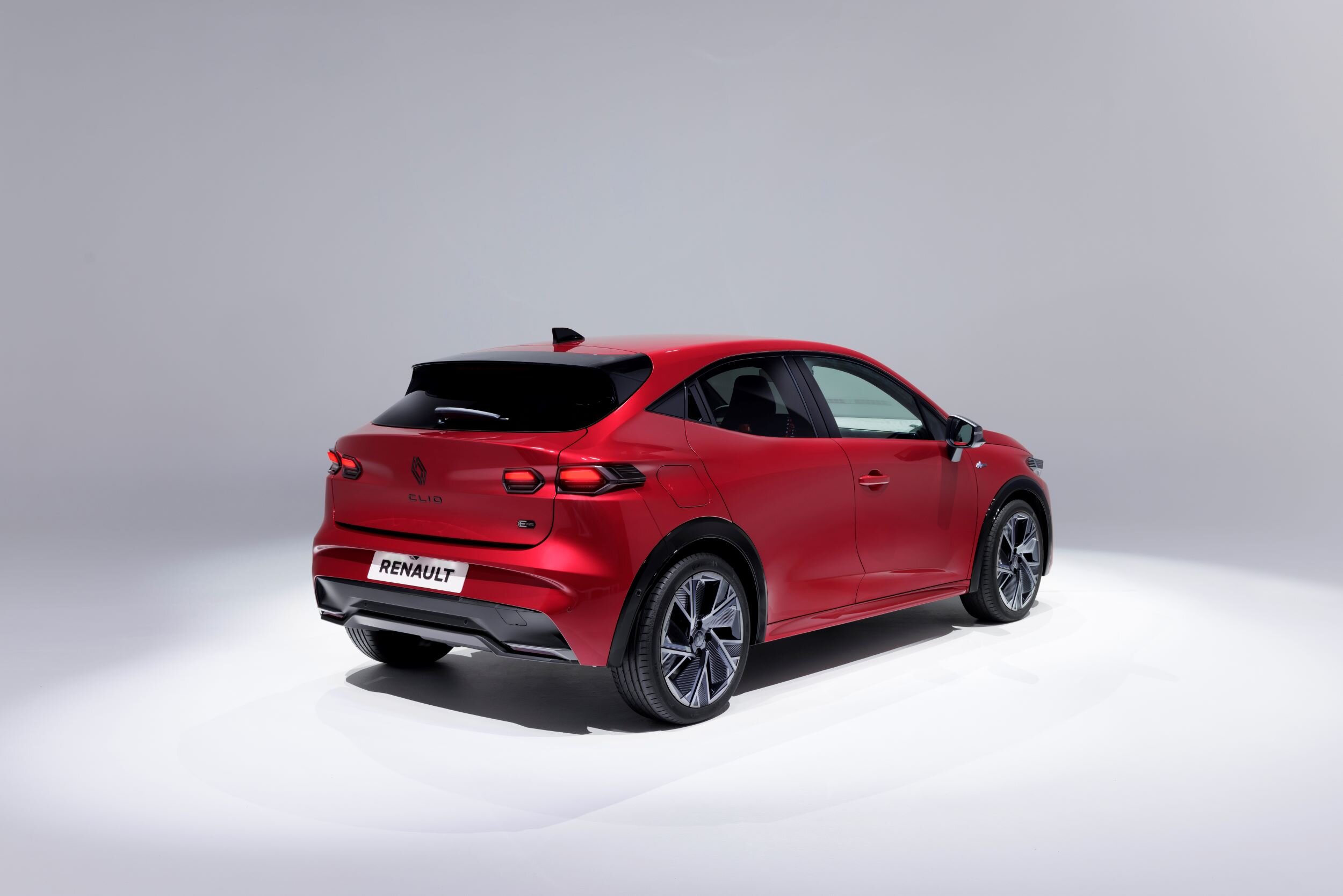 Renault Clio schuin achter